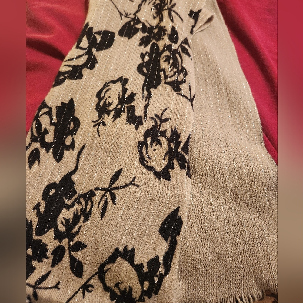 Floral Rose Scarf - Picture 3 of 6